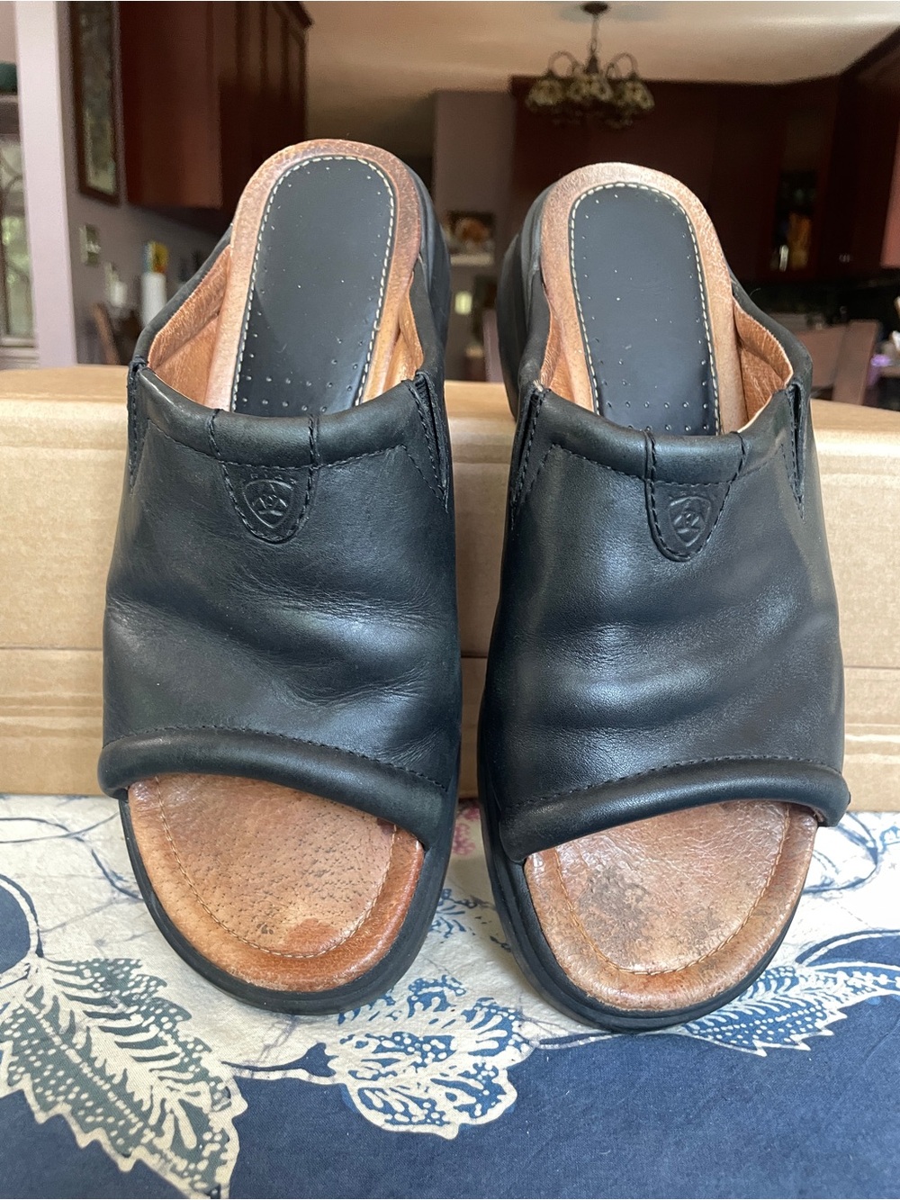 ARIAT Black Leather Slide Sandals - Women’s 9